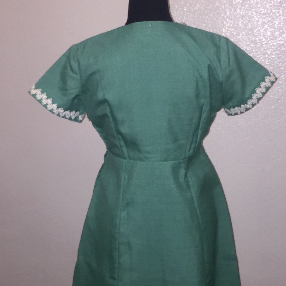 Vintage 60's Custom-made green dress with beaded decorative trim - Picture 10 of 11